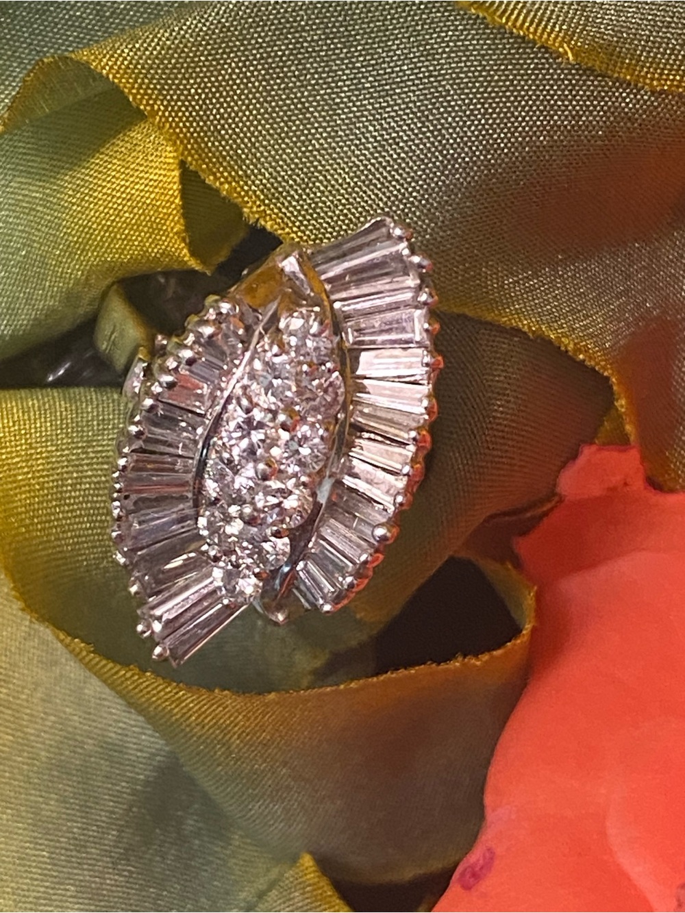 18k diamond ring
